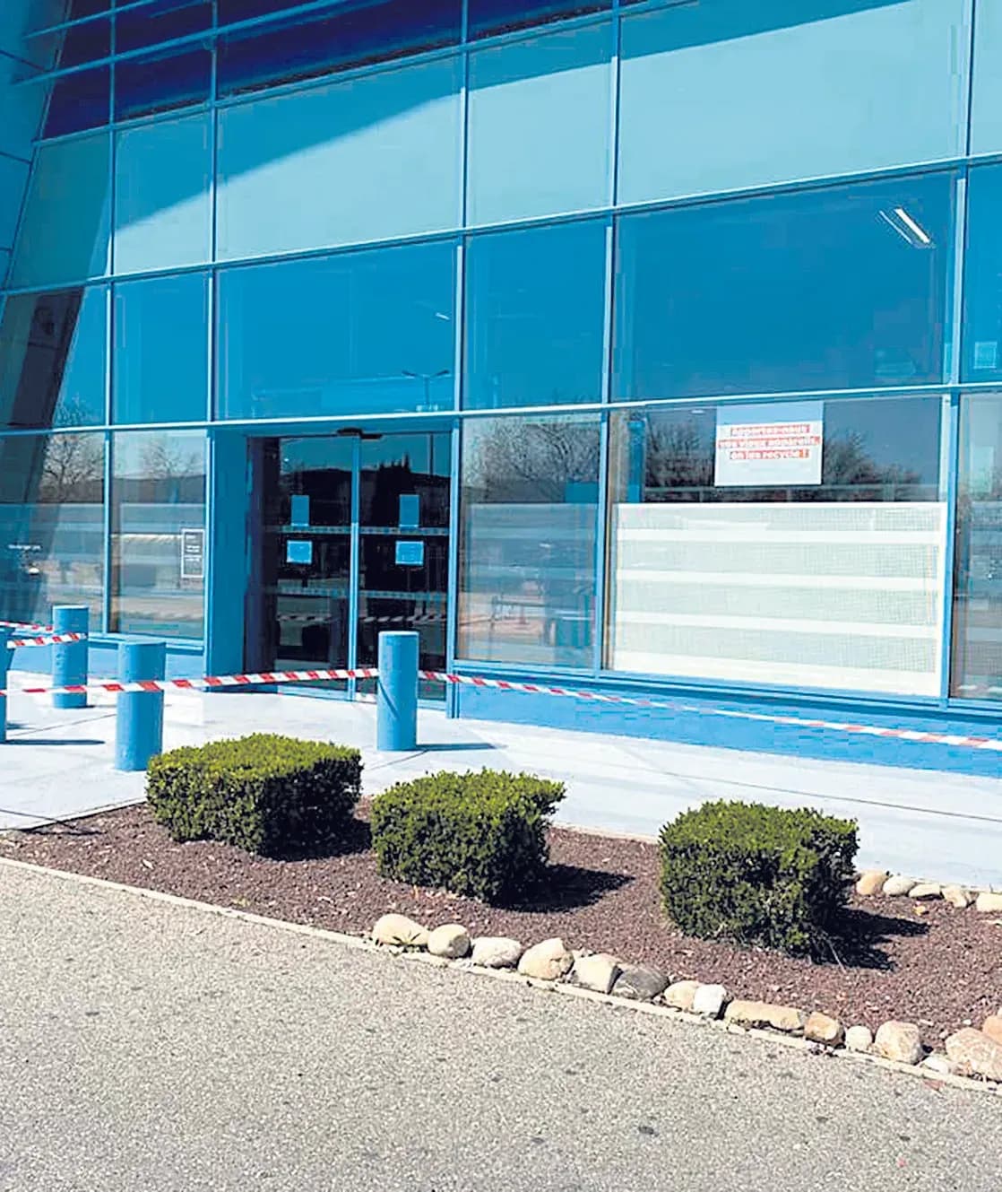 Chez Boulanger, des drives parking et piétons sans contact