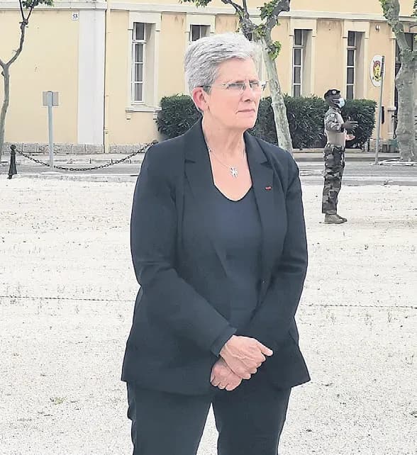 Geneviève Darrieussecq auprès des militaires engagés dans la lutte contre le Covid-19