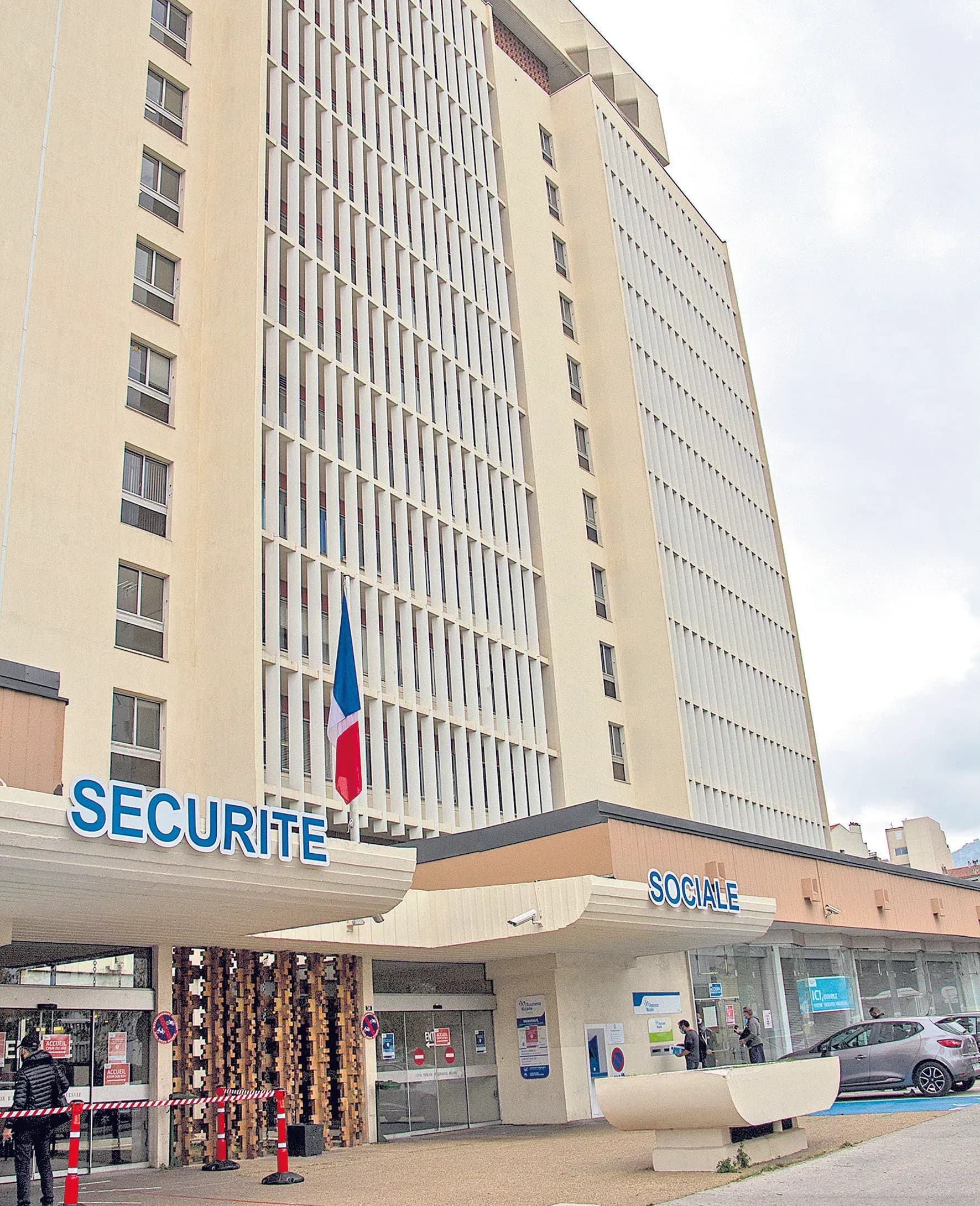 La CPAM maintient son offre de service