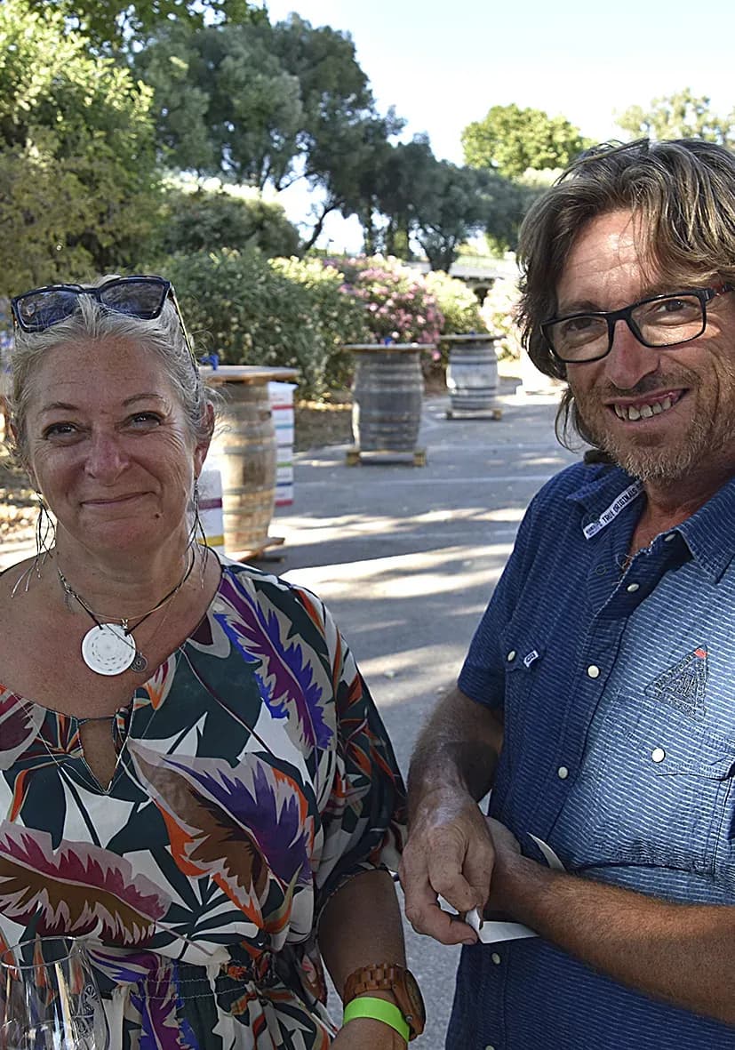 Ambiance conviviale aux apéros de la Cave des Vignerons