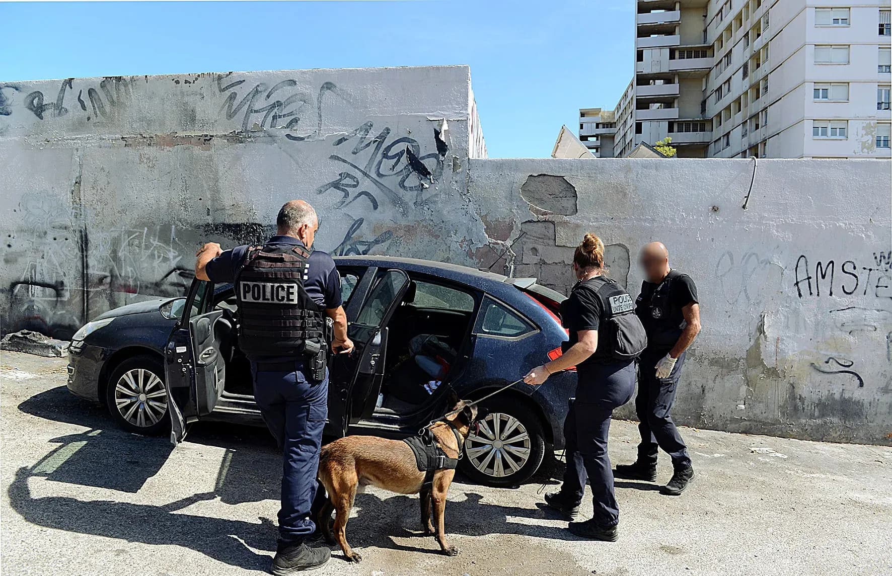 9 commerces ciblés et 3 étrangers interpellés à Pontcarral