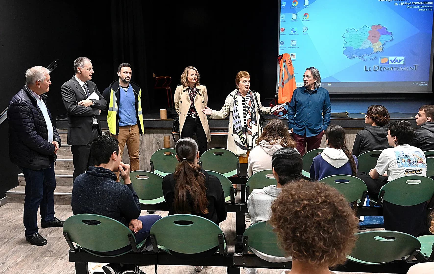 Un Forum des métiers réussi au collège Jacques-Yves-Cousteau