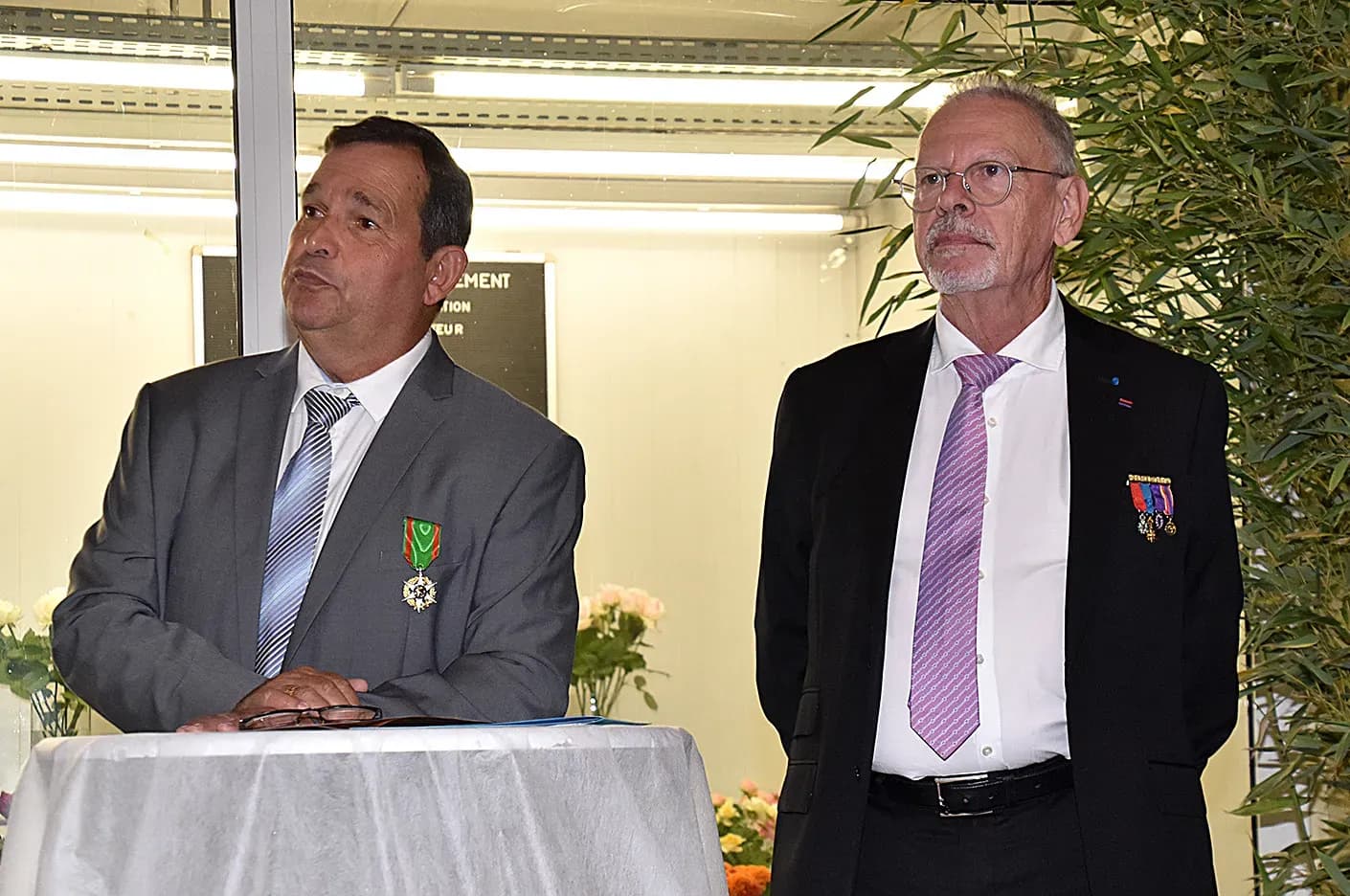 Max Bauer décoré de la médaille de Chevalier dans l’Ordre du Mérite Agricole