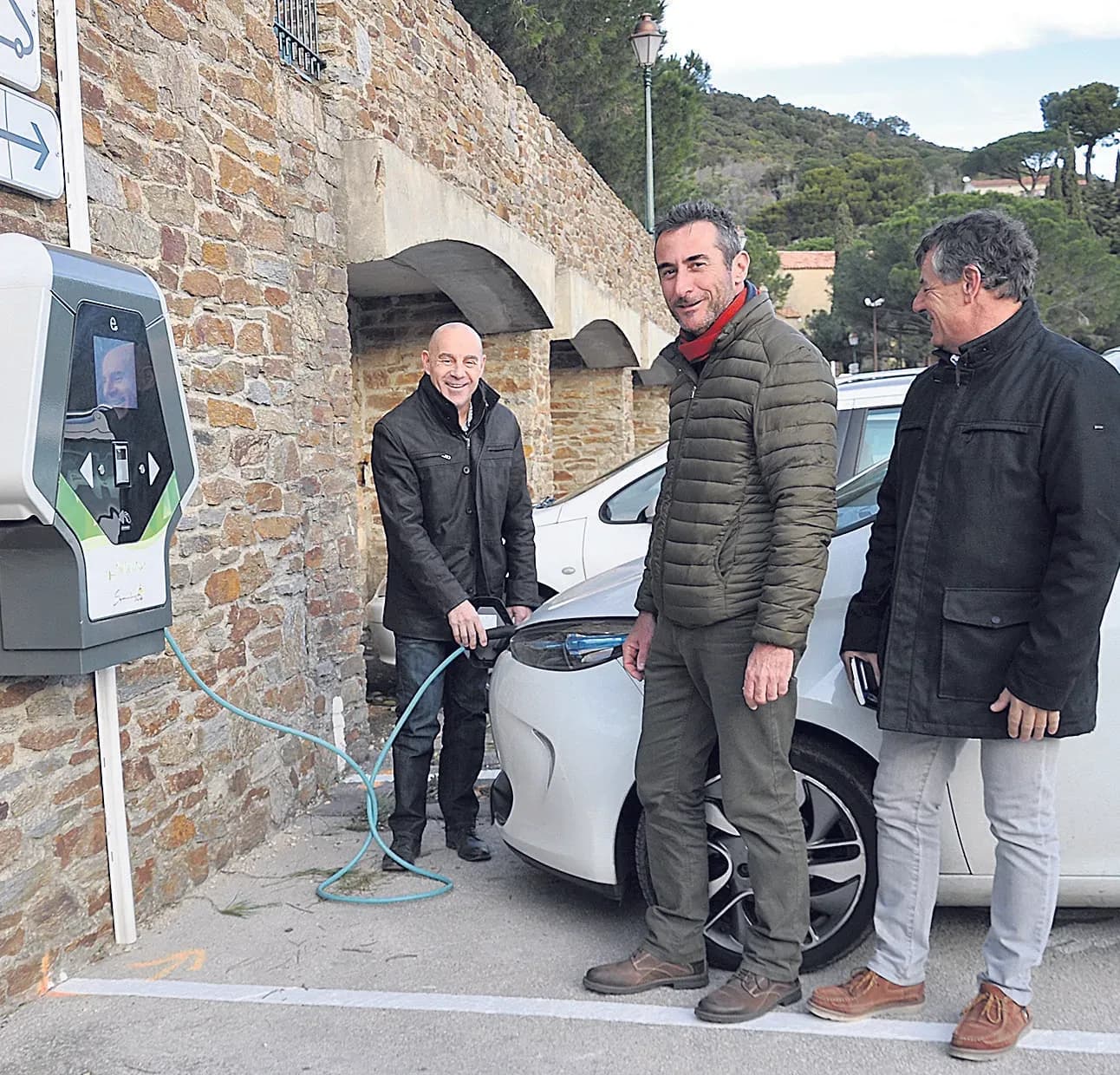 Un service de recharge électrique disponible en ville