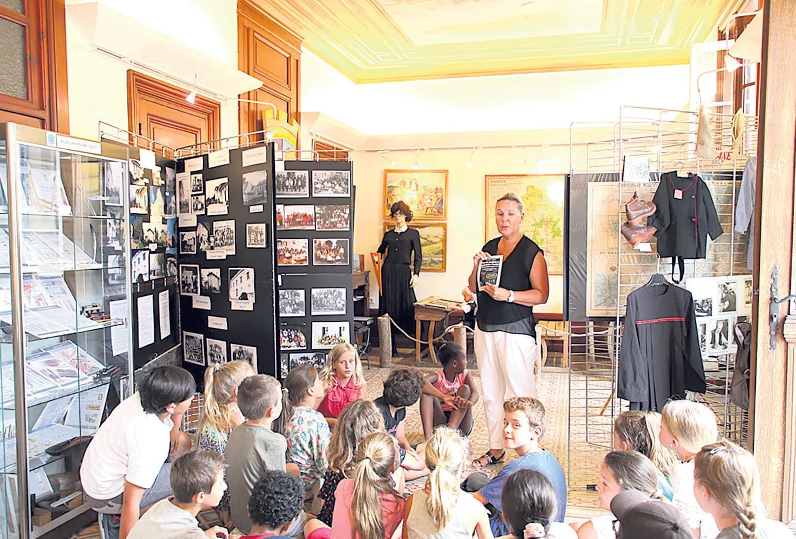 Les élèves découvrent l’école d’autrefois !
