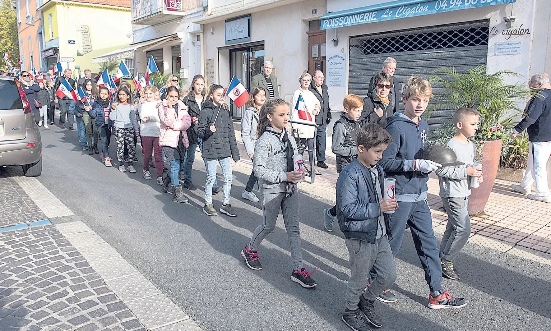 Les élèves des écoles se recueillent en mémoire à la Grande guerre