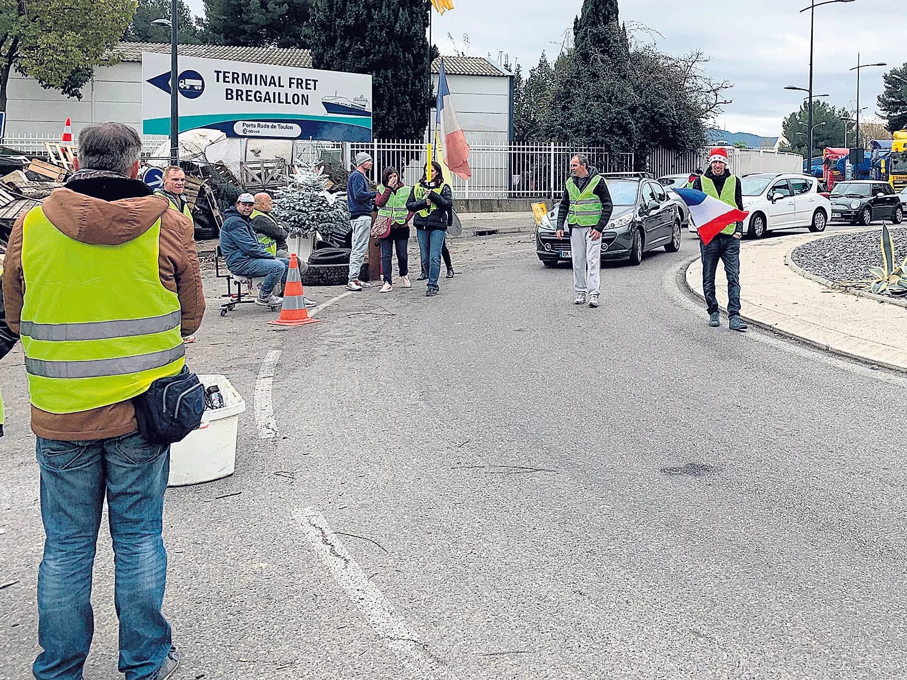 Les Gilets Jaunes décrètent la grève générale