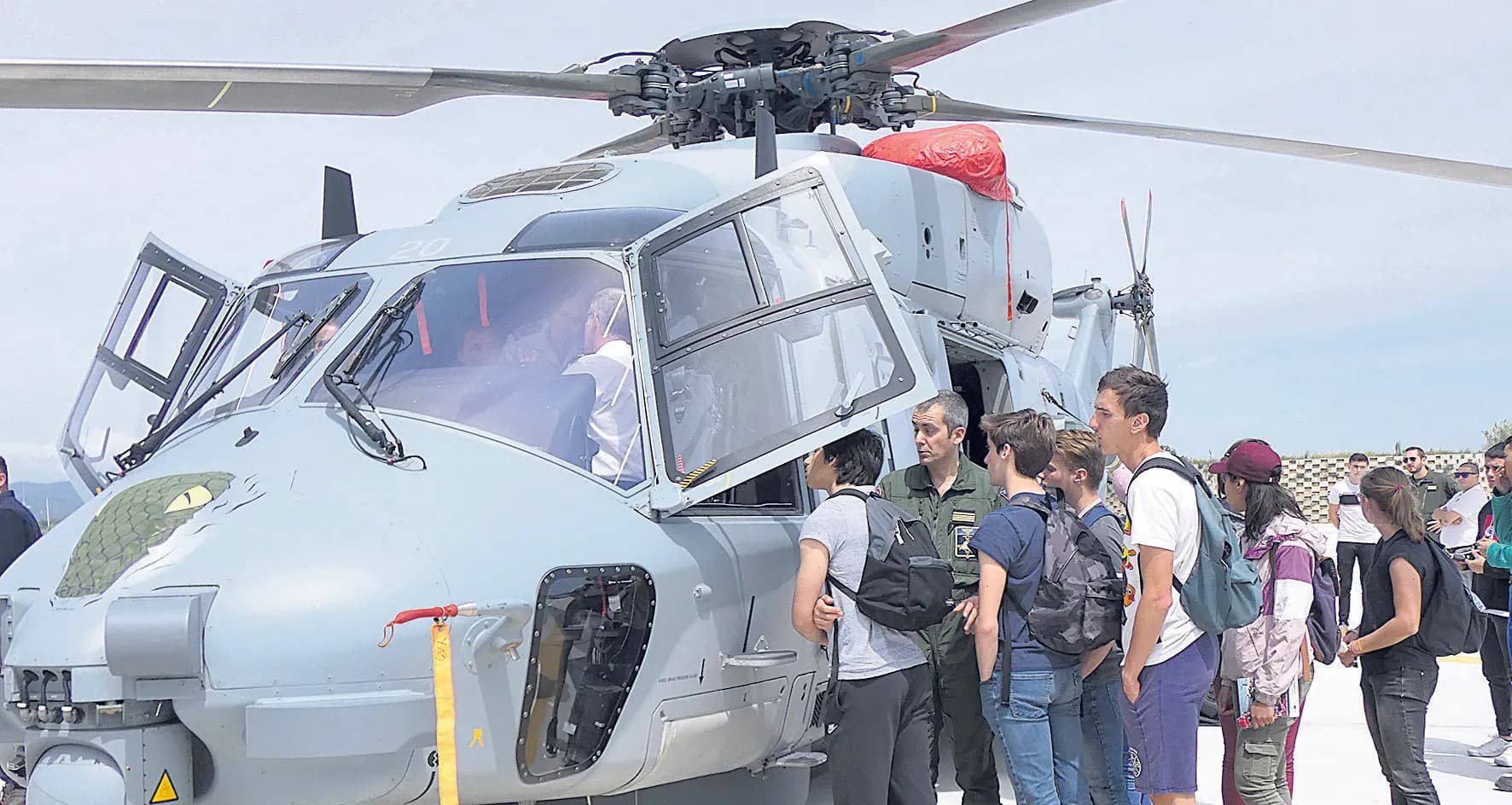 La Base Aéronautique Navale d’Hyères recrute