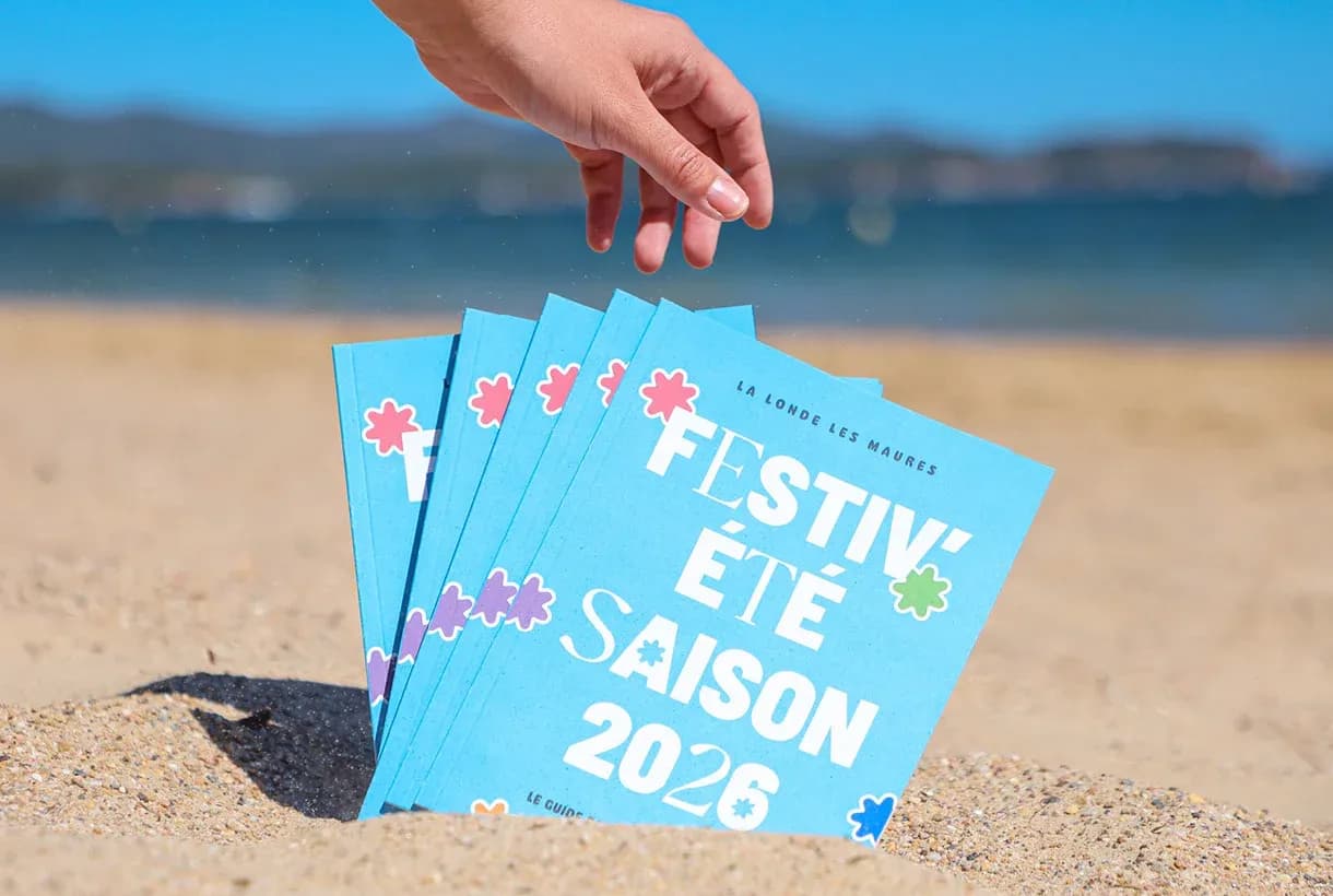 Alors que les vagues de la Méditerranée viennent lécher le sable fin du littoral varois, La