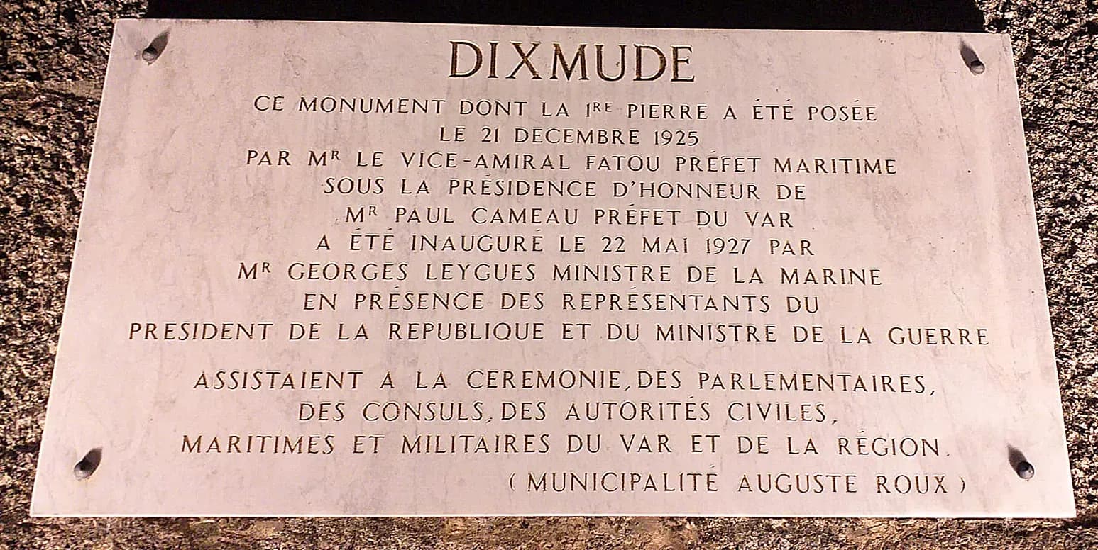 Un monument dédié à la mémoire de l'équipage