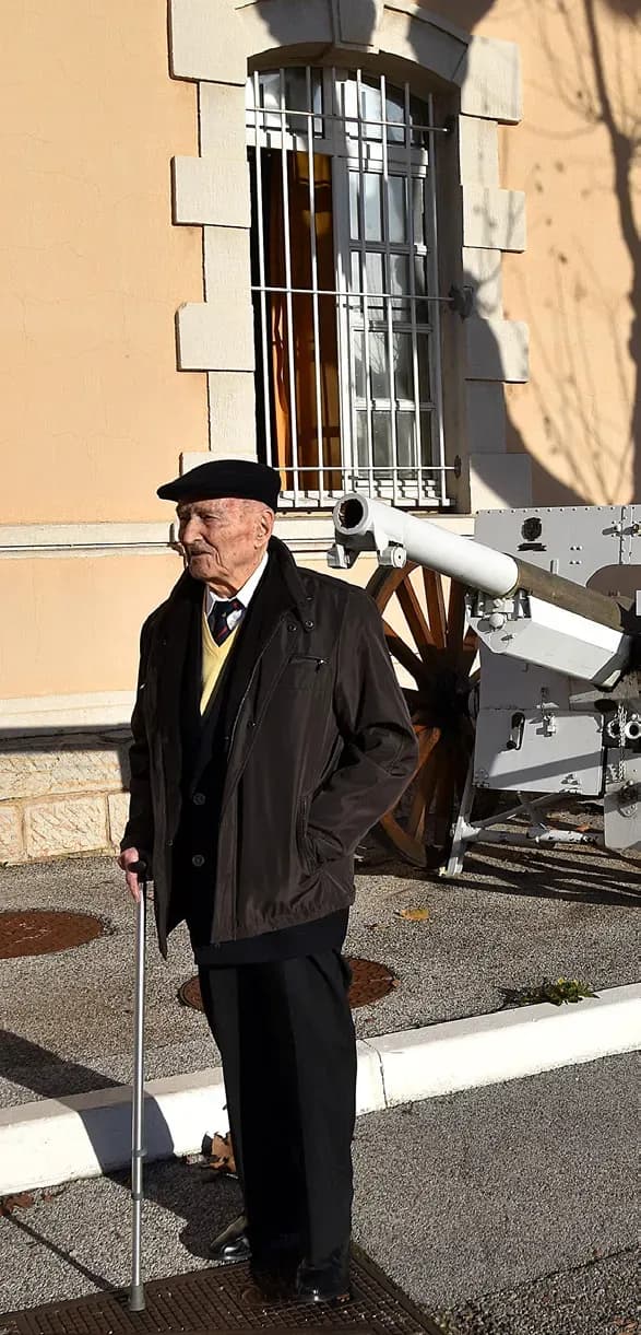 Le colonel Pierre Thomas honoré par ses pairs