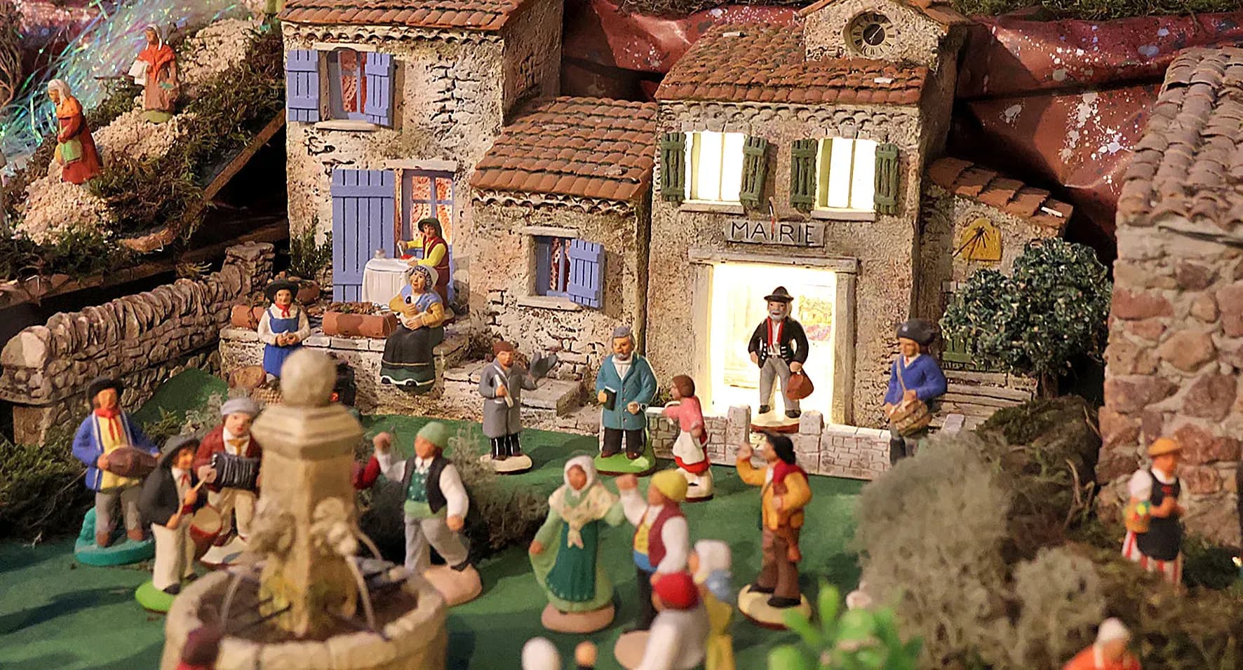 Parades, décorations et animations avec le Père Noël ! LE PROGRAMME :