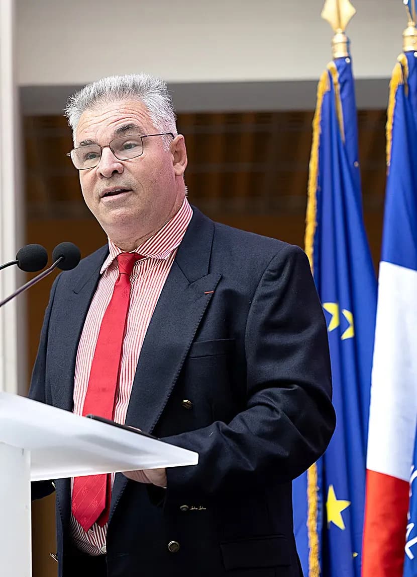 « Contribuer à l’évolution des esprits dans une approche républicaine »
