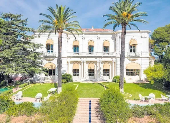 Un manoir de style Napoléon vendu 14 millions d’€ !