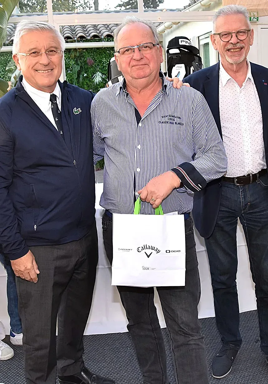 400 golfeurs sur le green du golf de Valgarde
