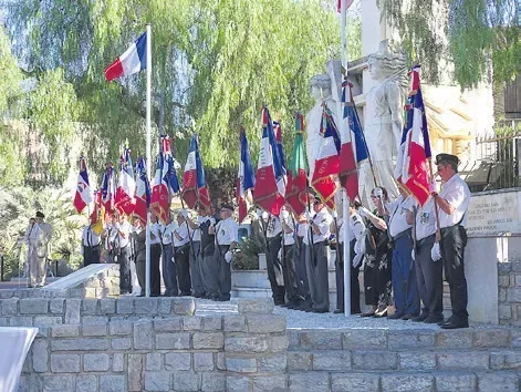 Quand les Hommes se dressent pour infl échir le cours de leur destinée...