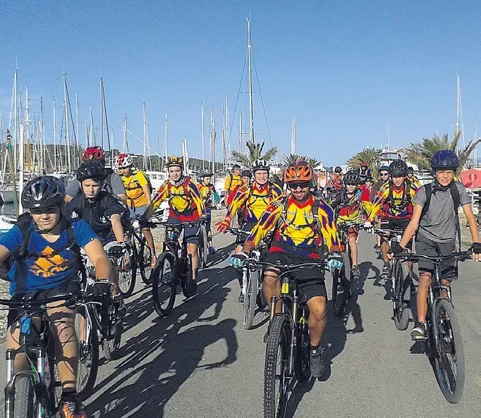 Une journée physique et conviviale à Porquerolles