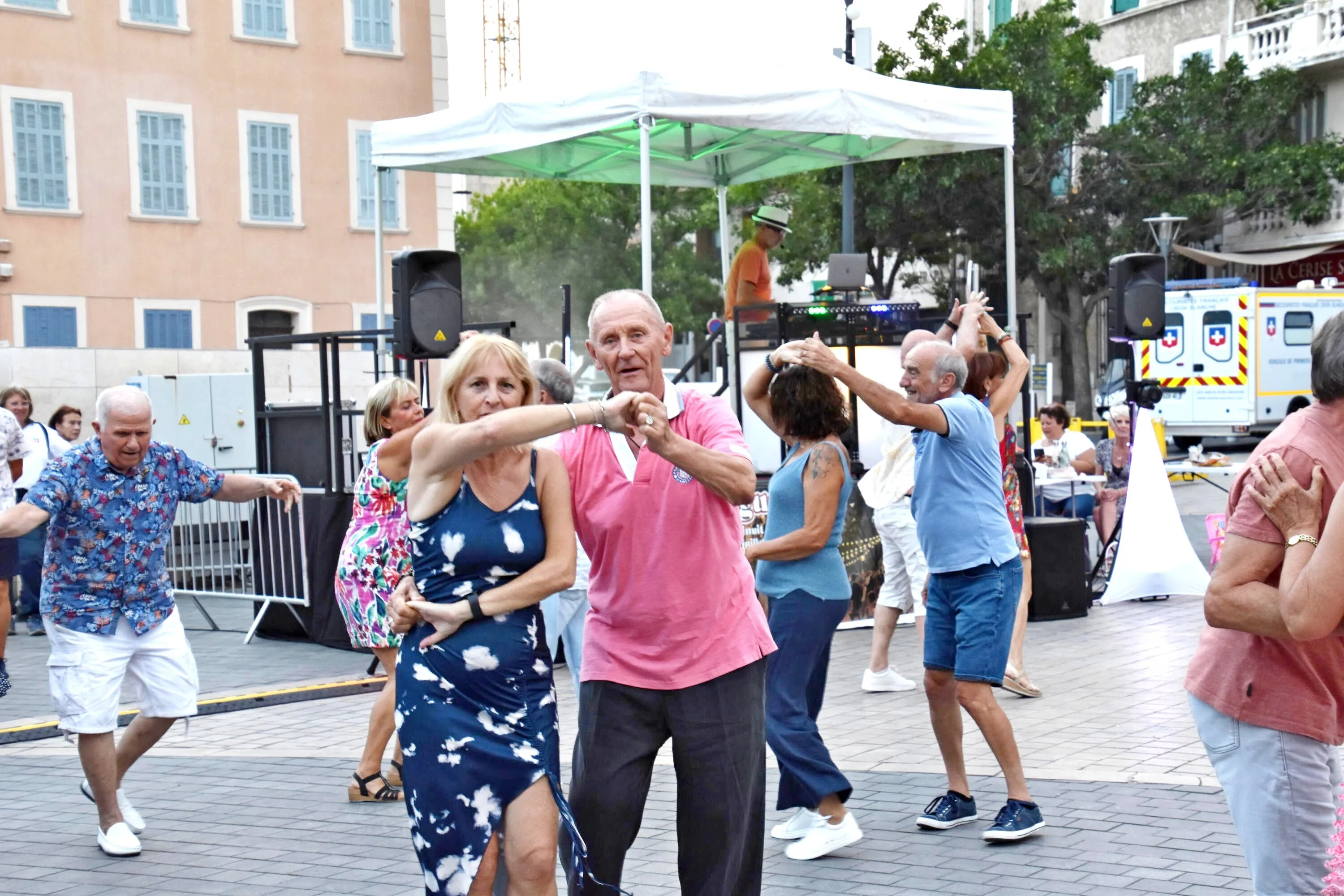 La place Jean-Jaurès, guinguette à ciel ouvert